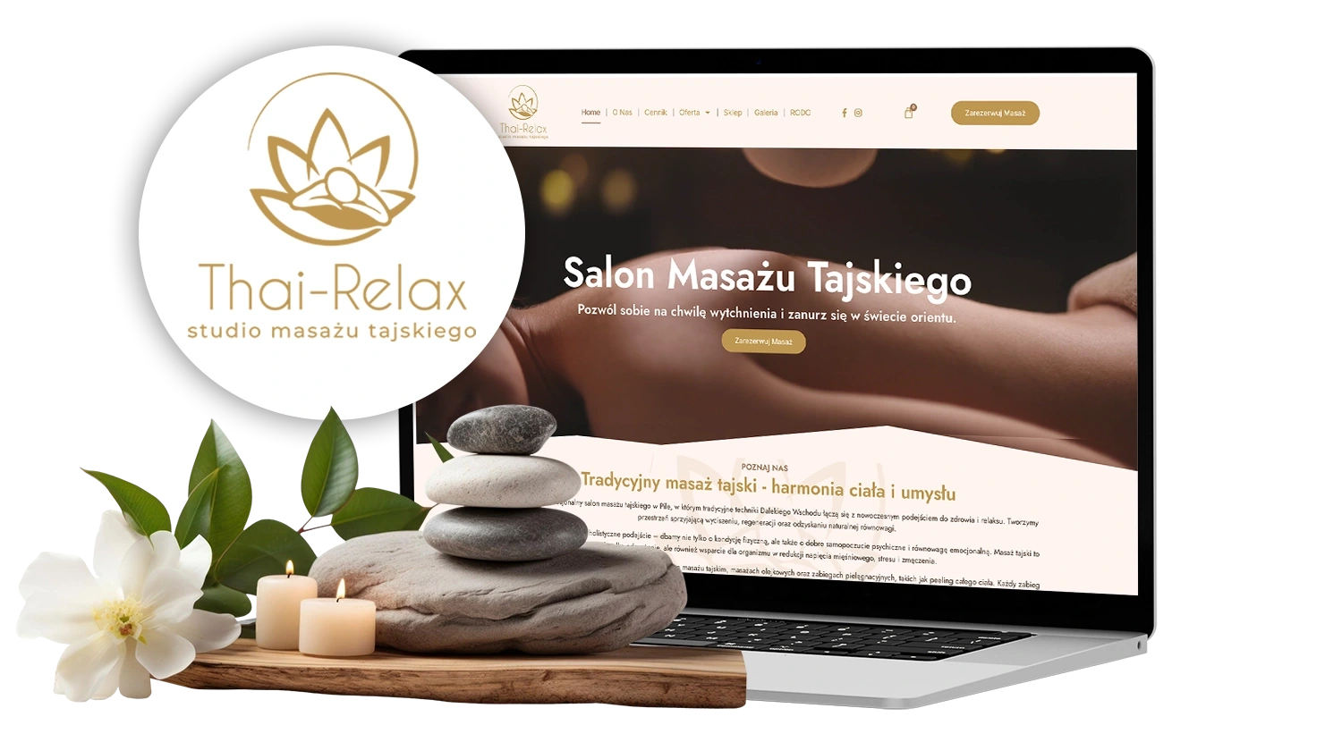 Strona Thai-Relax na laptopie z logo studia masażu tajskiego, kamieniami, świecami i kwiatem