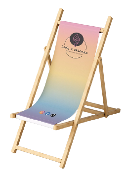 Drewniany leżak z nadrukiem. Kolorowy gradient na tkaninie, leżak reklamowy z logo lodziarni.