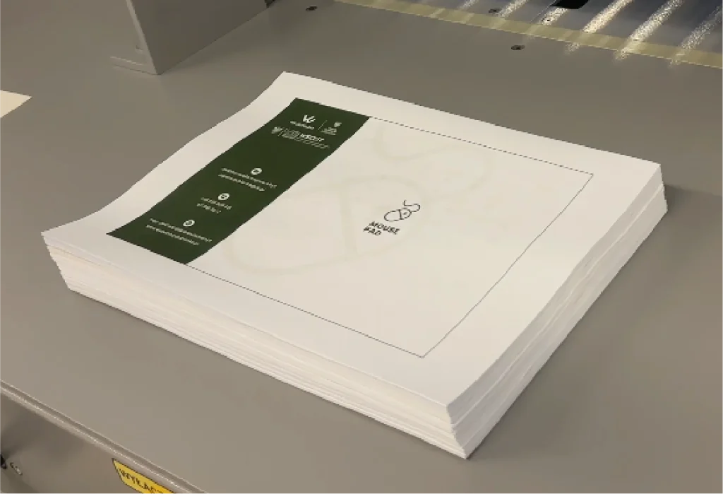 Druk mousepadów reklamowych WSCEIT. Produkcja podkładek pod mysz z logo i danymi kontaktowymi.