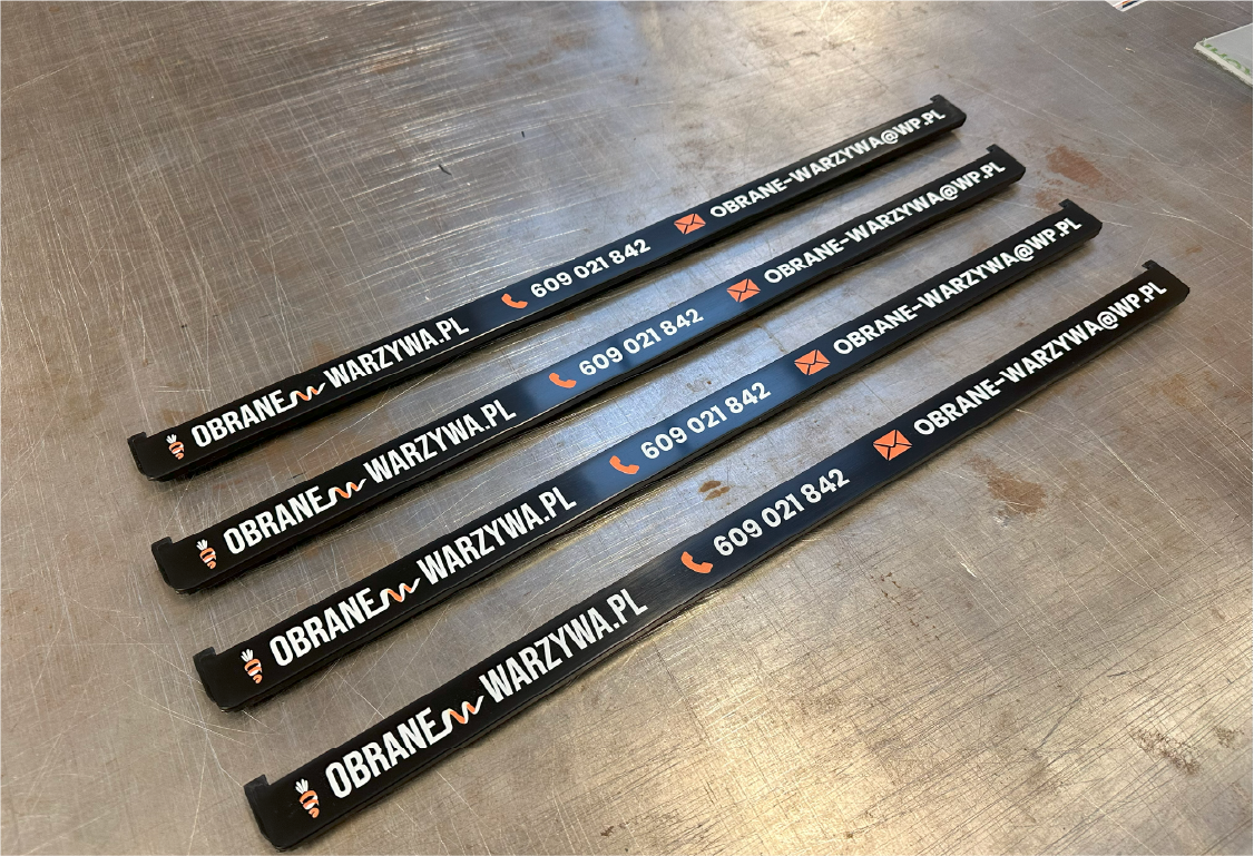 Ramki tablic rejestracyjnych dla Obrane Warzywa.pl. Akcesoria samochodowe z brandingiem spożywczym, gadżety.