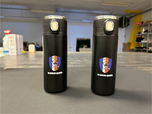 Termosy z nadrukiem logo batalionu. Personalizowane termosy firmowe, butelki termiczne z brandingiem.
