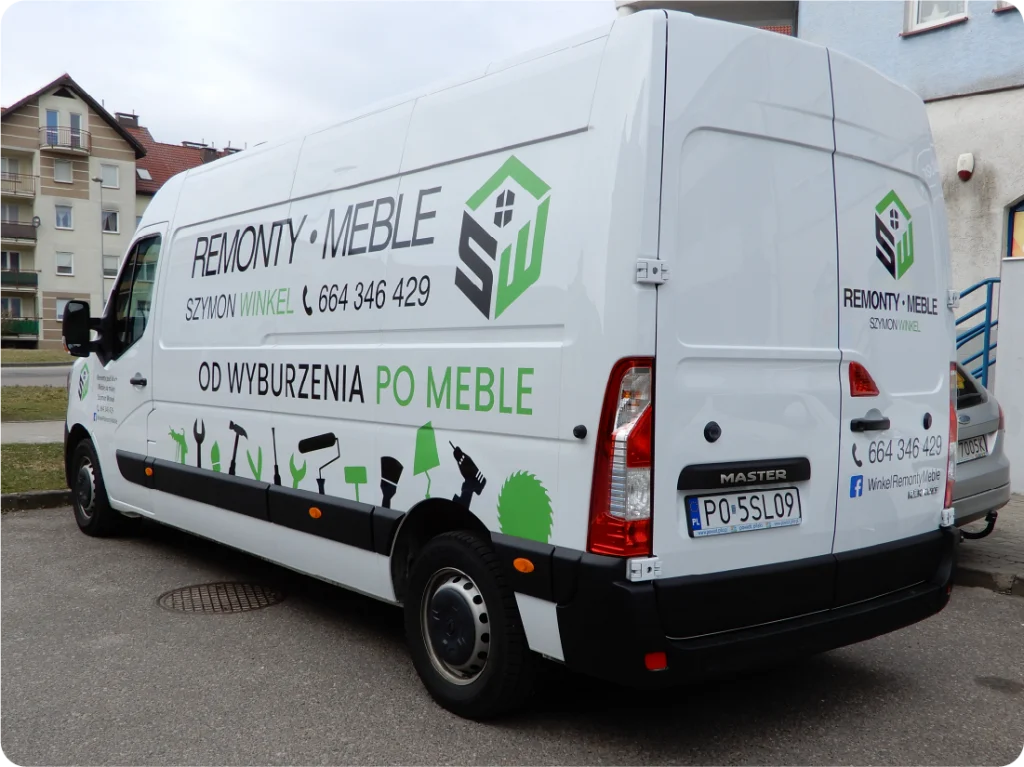 Oklejanie vana firmowego. Reklama mobilna Remonty + Meble, branding pojazdu z grafiką narzędzi.